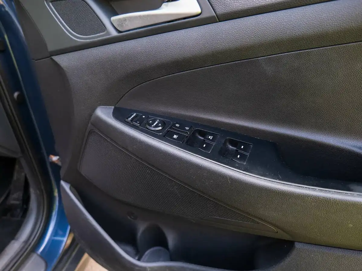2018-hyundai-tucson-17crdi-blue-drive-se-nav-116ps-big-18