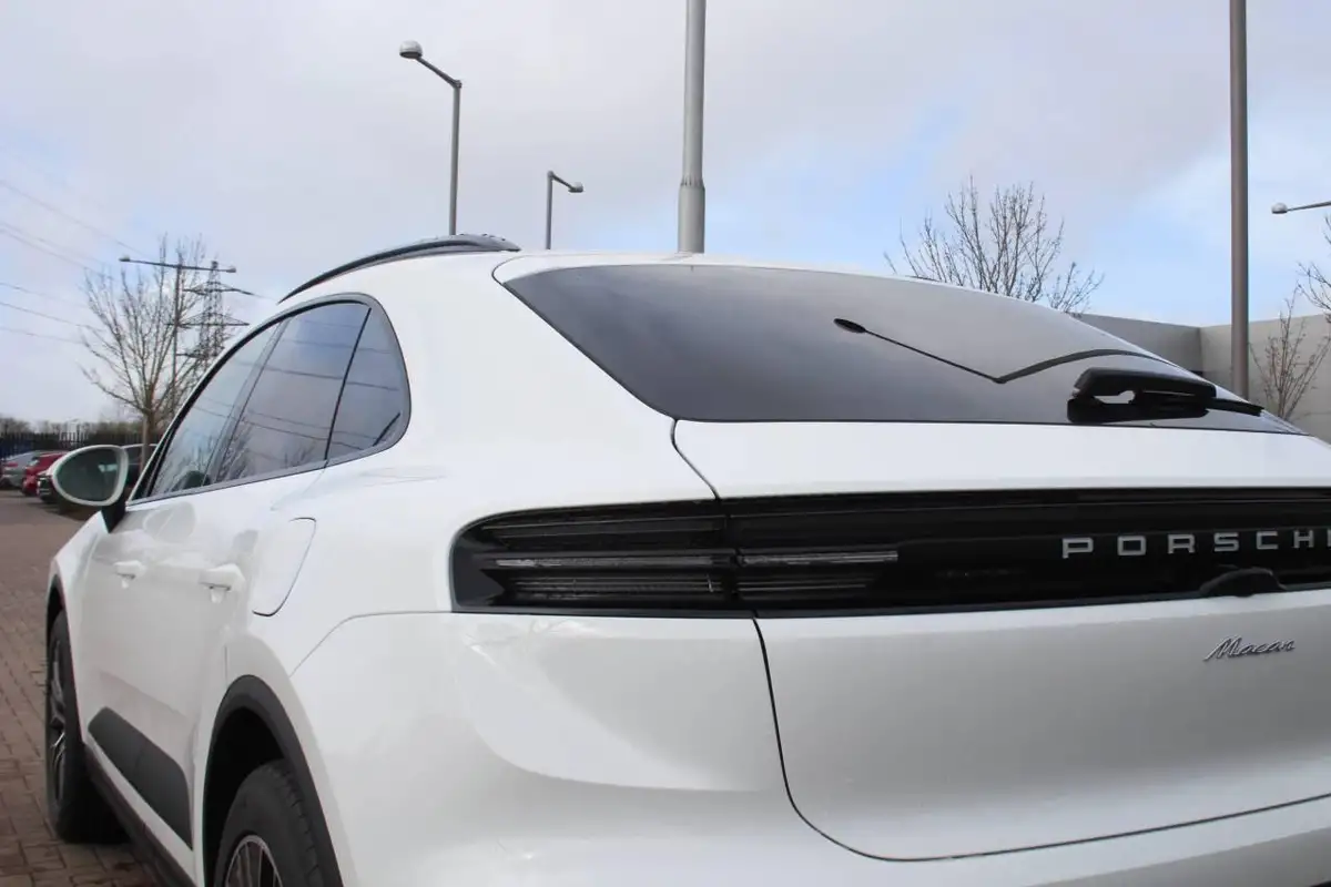 2025-porsche-macan-e-electric-big-21