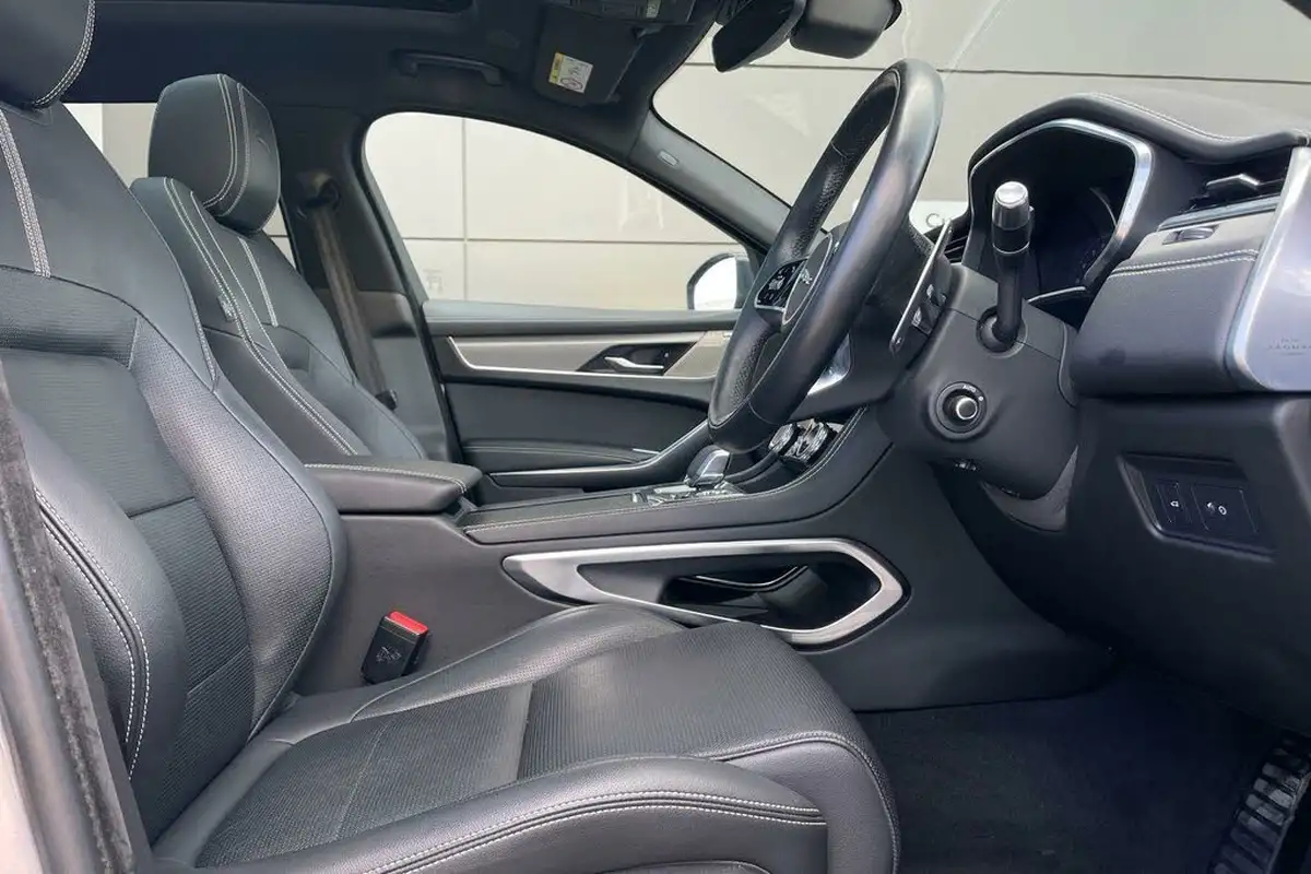 2021-jaguar-f-pace-30-d300-r-dynamic-se-mhev-big-17