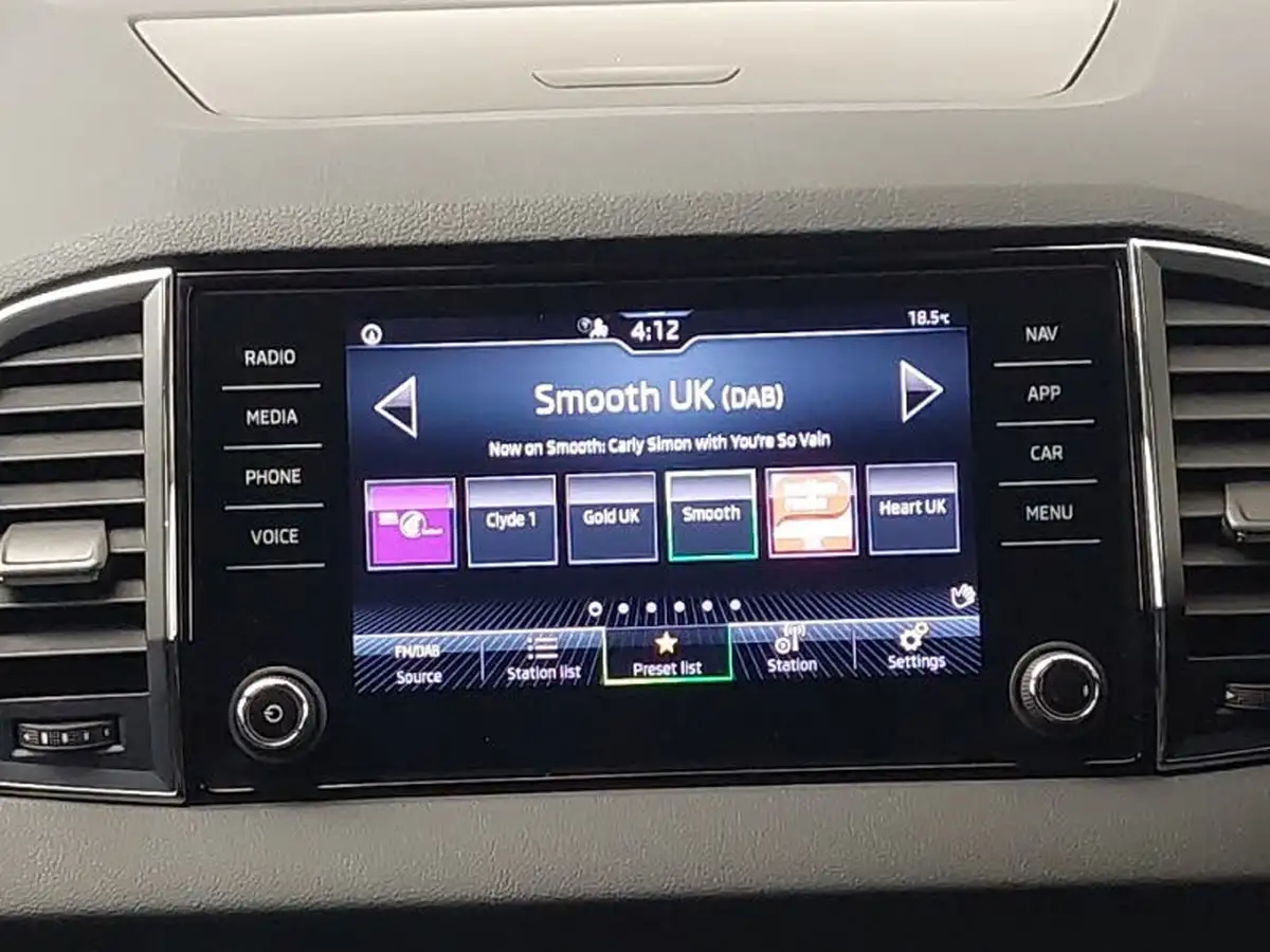 2023-skoda-karoq-15-tsi-se-drive-dsg-big-9