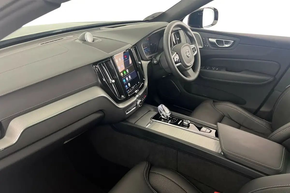 2024-volvo-xc60-20-t8-ultra-black-edition-big-1