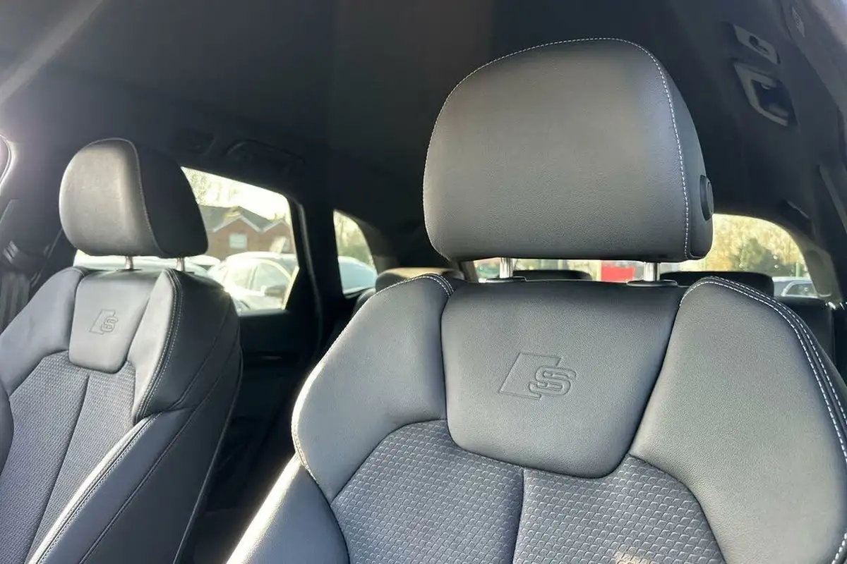 2025-audi-q5-20-50-tfsi-e-black-edition-station-wagon-big-36