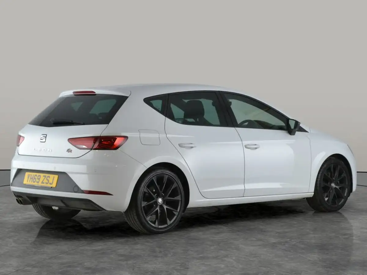 2019-seat-leon-15-tsi-evo-fr-black-edition-150ps-hatchback-dsg-big-11