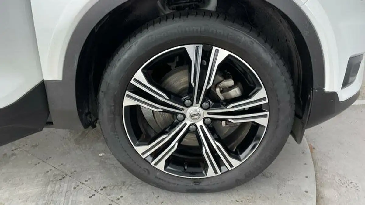 2020-volvo-xc40-20-b4-inscription-pro-big-4