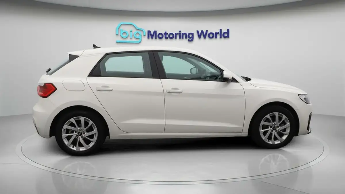 2022-audi-a1-10-30-tfsi-sport-s-tronic-big-8