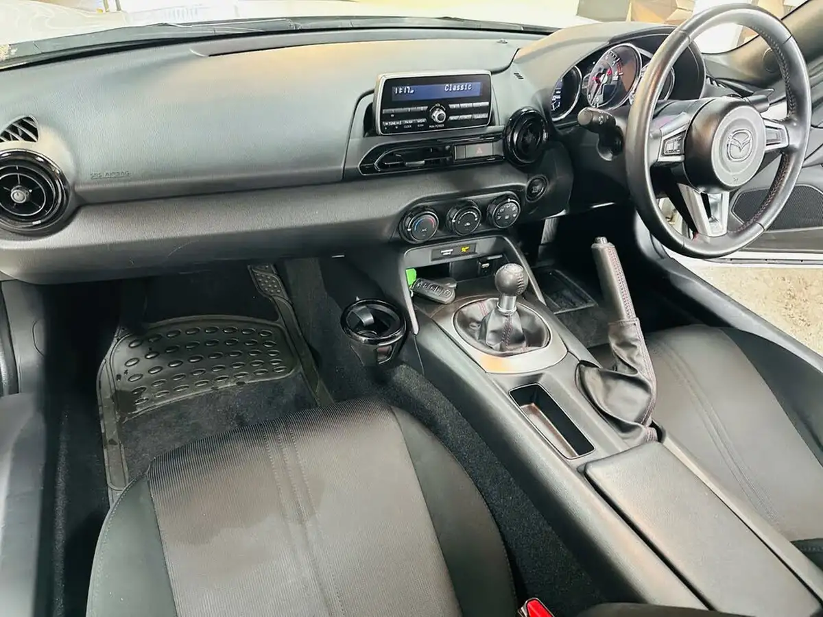 2019-mazda-mx-5-15-se-big-3