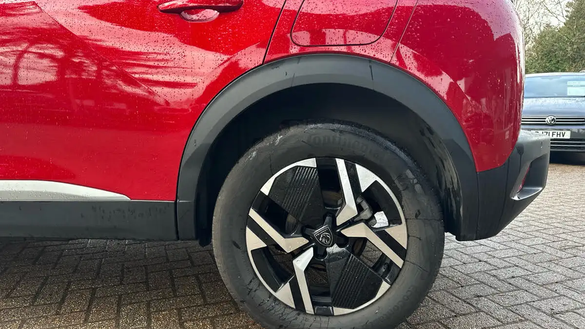 2023-peugeot-2008-suv-12-puretech-allure-big-14