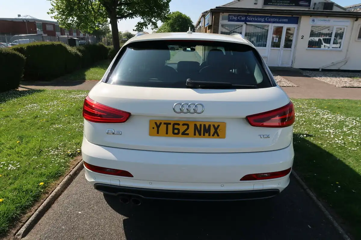 2012-audi-q3-20td-s-line-140ps-big-11