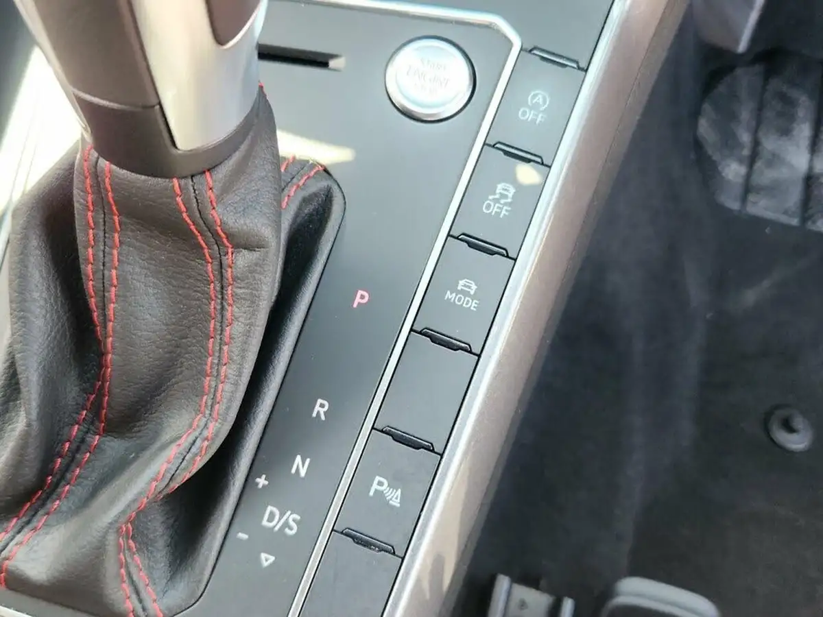 2019-volkswagen-polo-20-tsi-gti-big-30