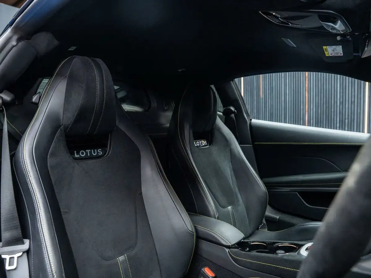 2023-lotus-emira-35-first-edition-v6-big-38