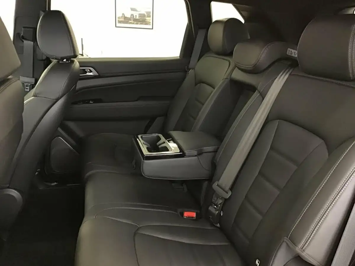 2025-kgm-ssangyong-rexton-22td-k30-big-11