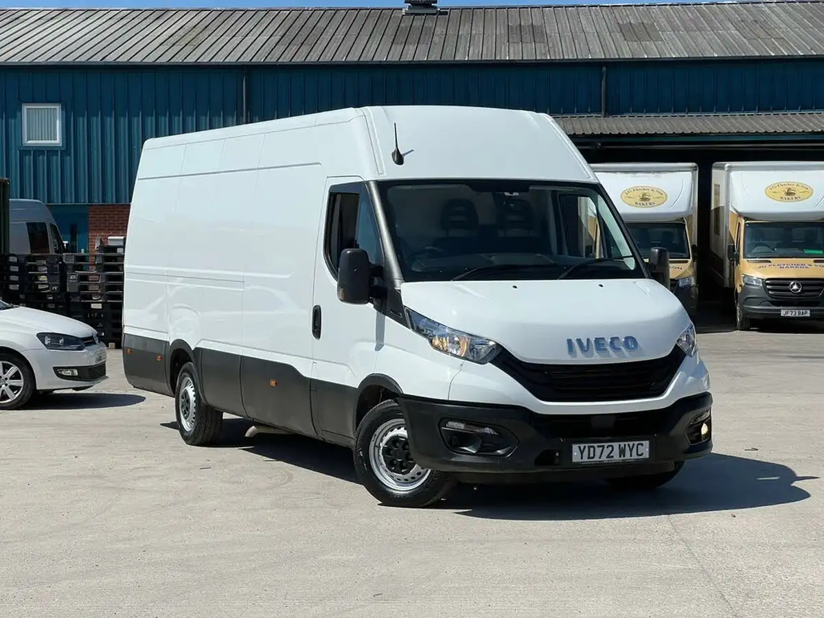 2022-iveco-daily-s-class-23td-35s14v-business-3520lmm-h2-136pseu6dt-big-0