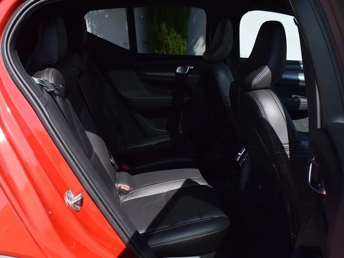 2022-volvo-xc40-15-t5-r-design-pro-big-19