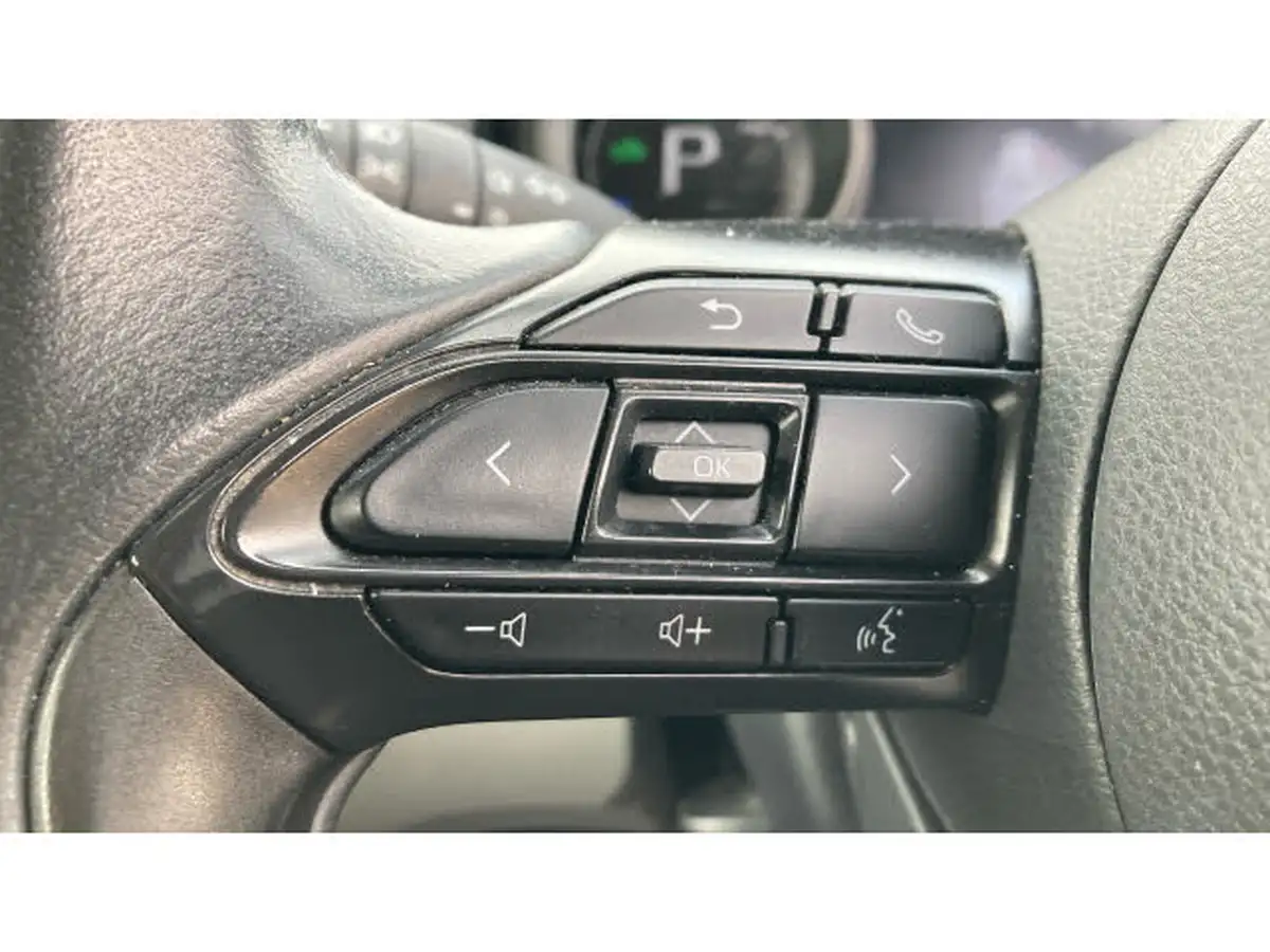 2022-toyota-yaris-cross-15-vvt-i-icon-big-35
