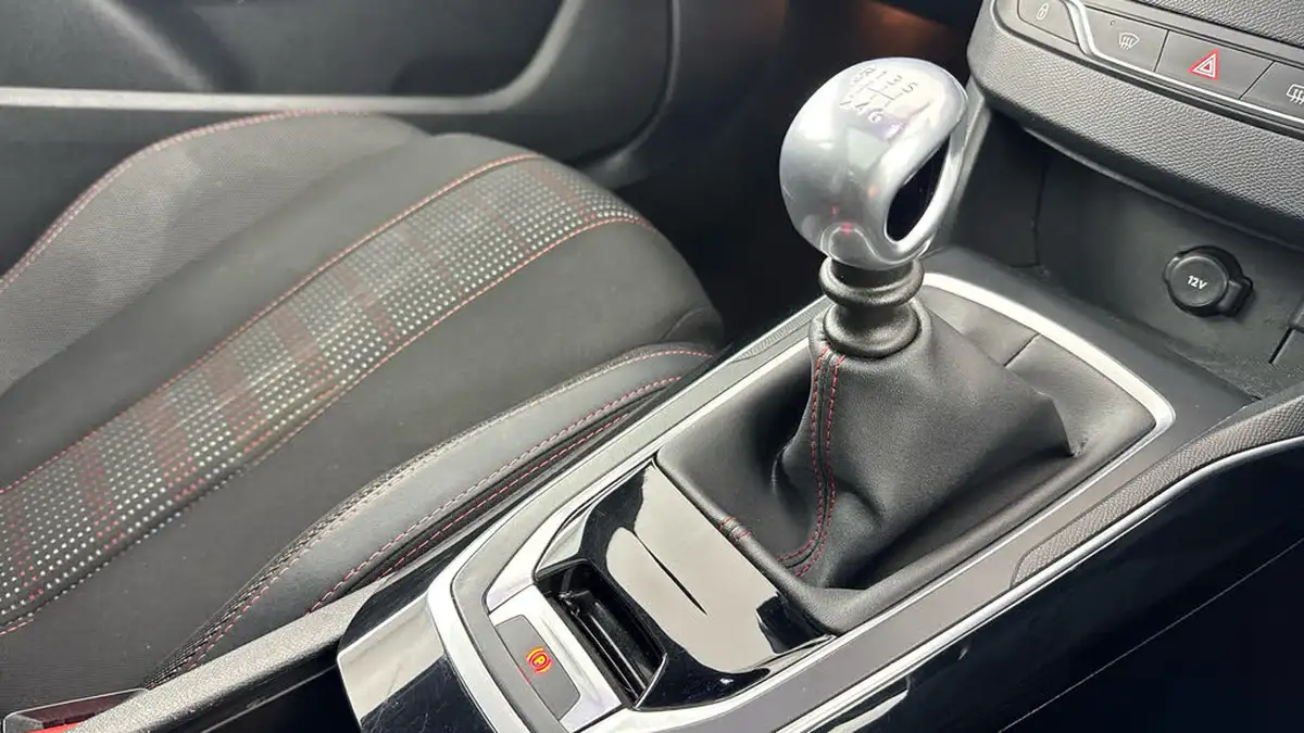 2019-peugeot-308-sw-15-bluehdi-gt-line-big-18