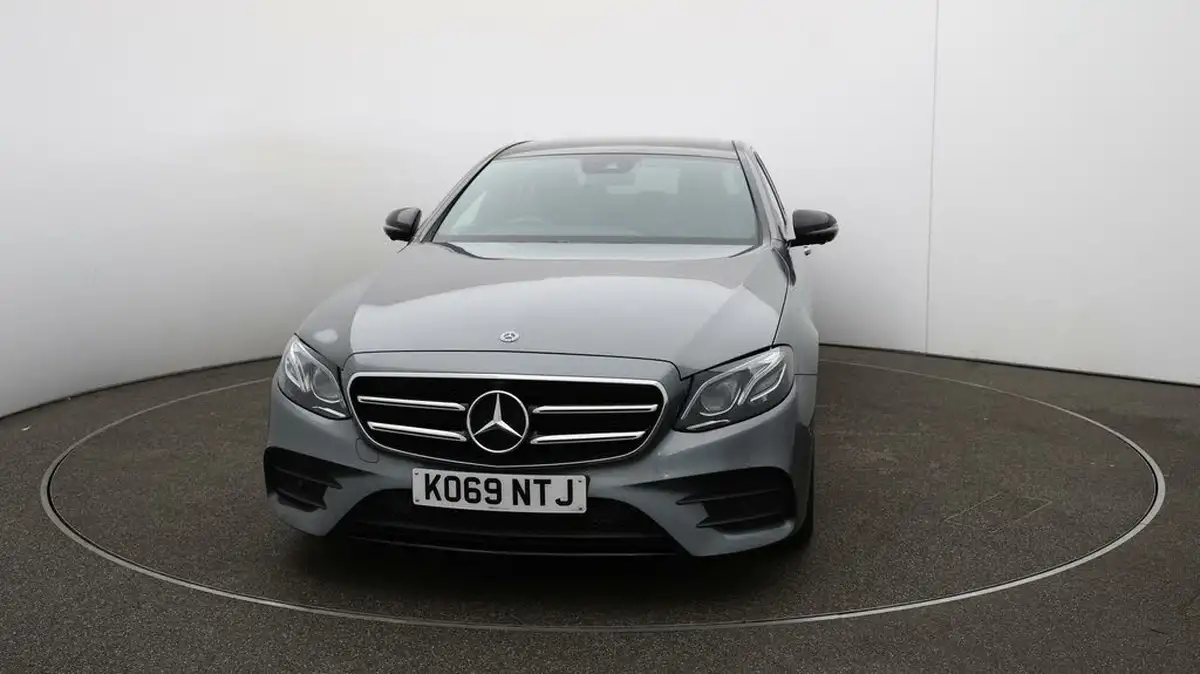 2020-mercedes-benz-e-class-20d-e300d-amg-line-edition-premium-plus-saloon-4d-big-40