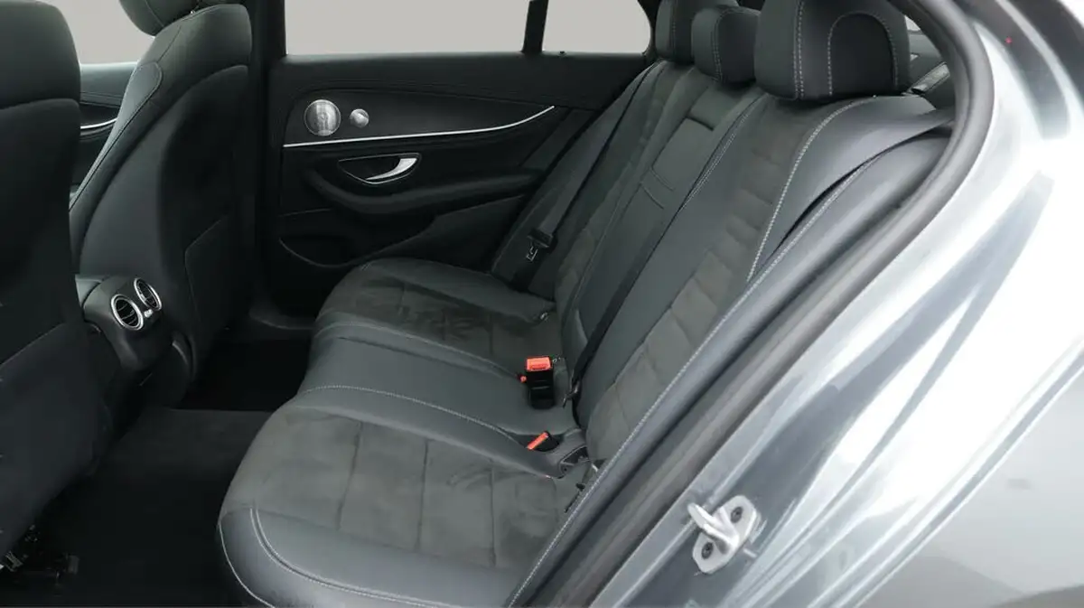 2020-mercedes-benz-e-class-20d-e300d-amg-line-edition-premium-plus-saloon-4d-big-16