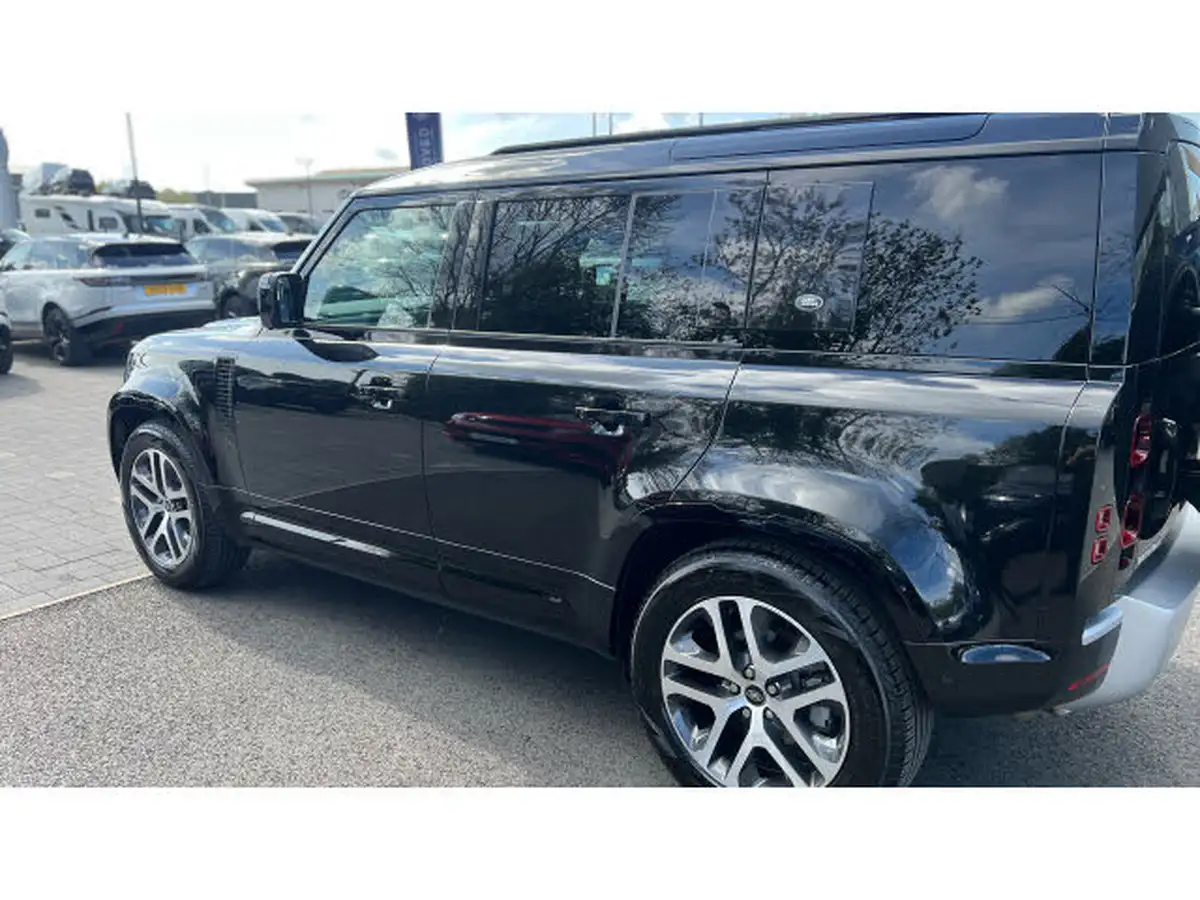 2024-land-rover-110-defender-30-d250-xs-edition-big-20
