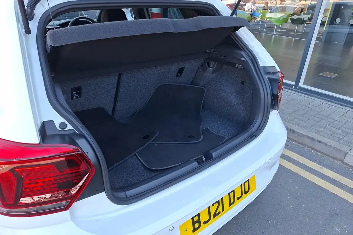 2021-volkswagen-polo-10-tsi-r-line-110ps-dsg-big-17