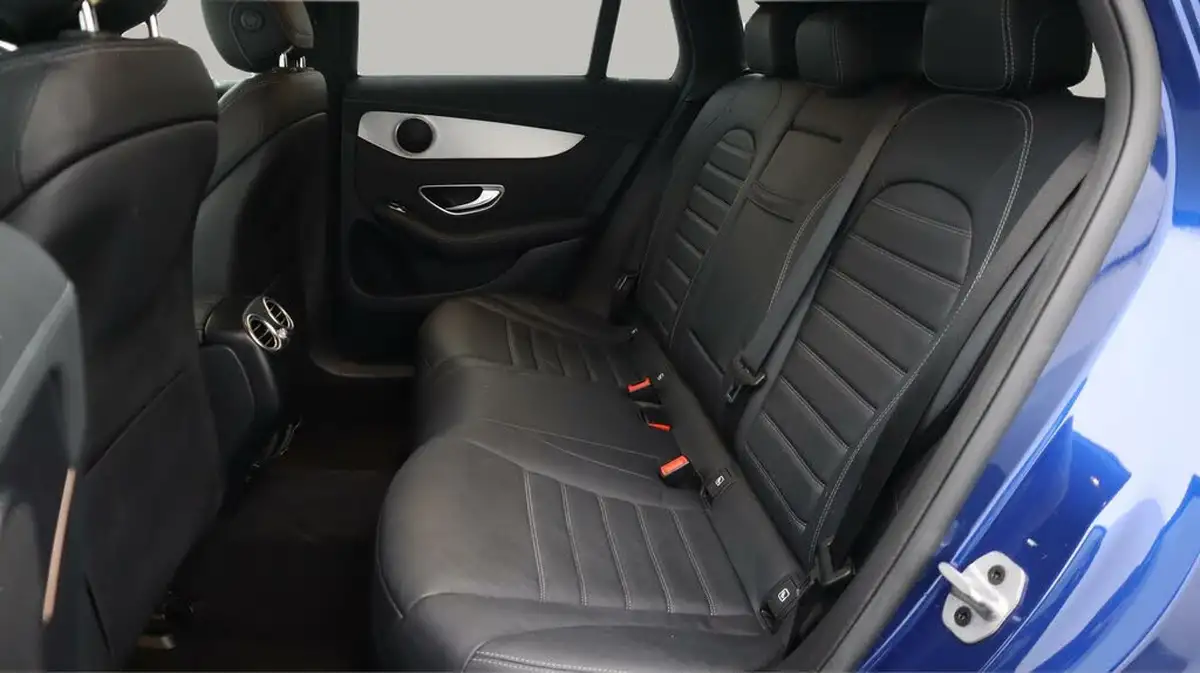 2021-mercedes-benz-eqc-e-eqc-400-amg-line-big-16