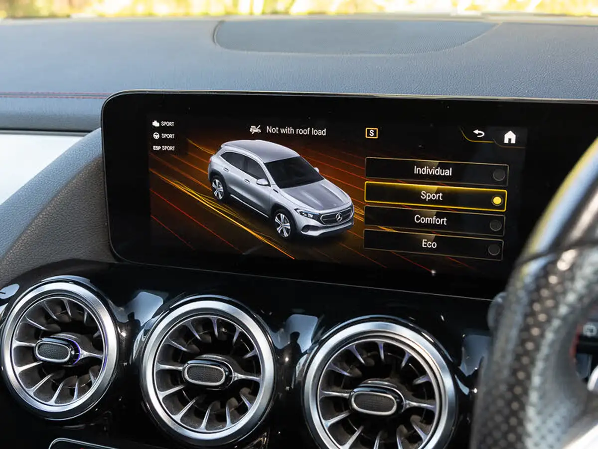 2021-mercedes-benz-eqa-e-eqa-250-amg-line-big-15
