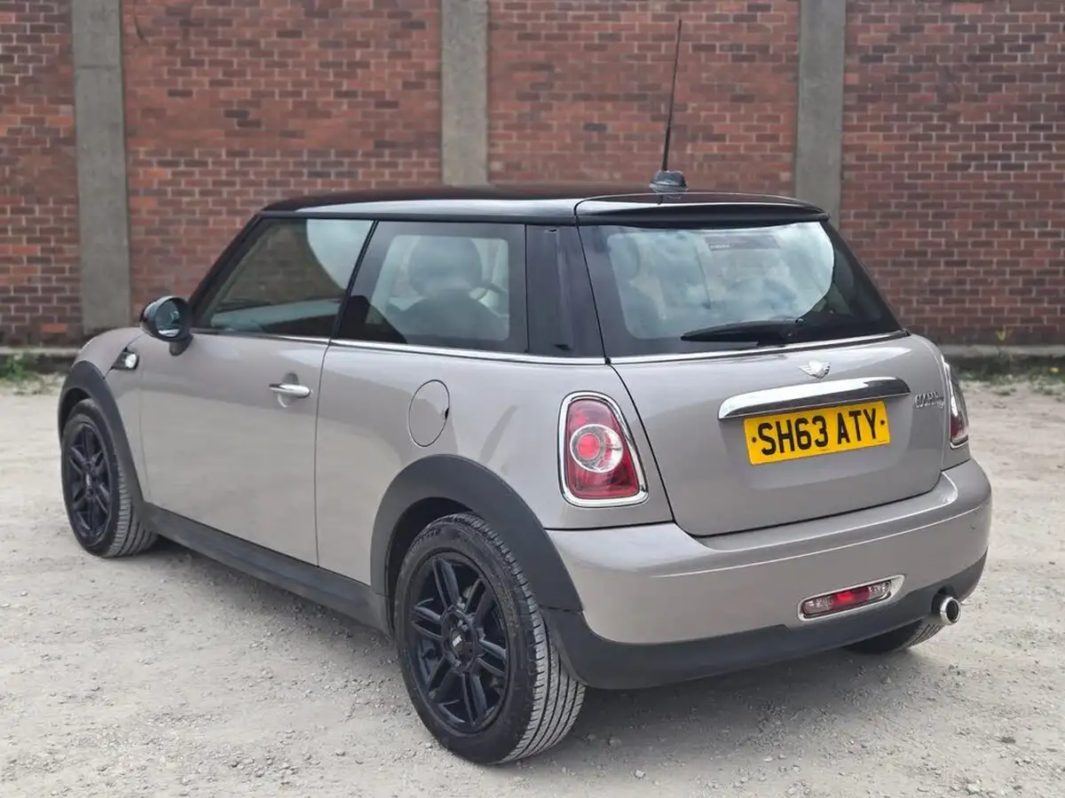 2013-mini-cooper-16td-cooper-d-baker-street-big-5