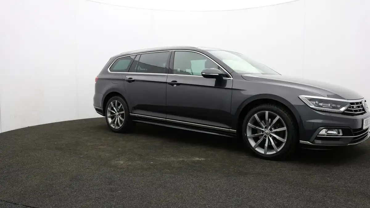 2018-volkswagen-passat-20tdi-r-line-150ps-ss-estate-5d-dsg-big-44