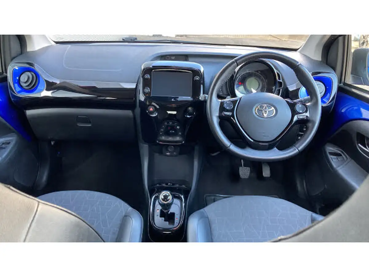 2020-toyota-aygo-10-vvt-i-x-clusiv-blackred-bi-tone-tss-x-shift-big-10