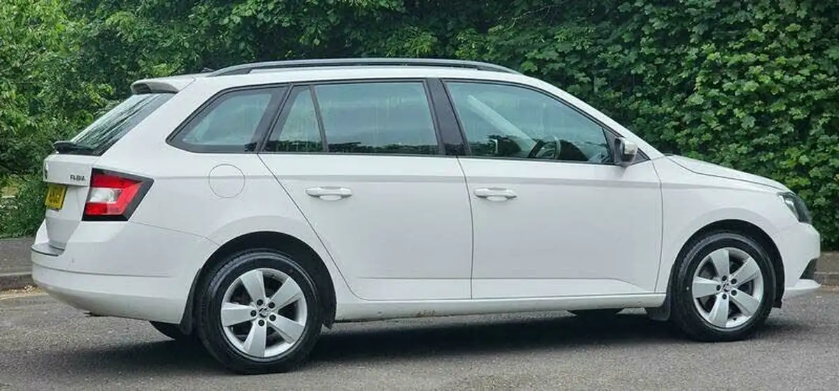 2015-skoda-fabia-12-tsi-se-109ps-estate-big-5