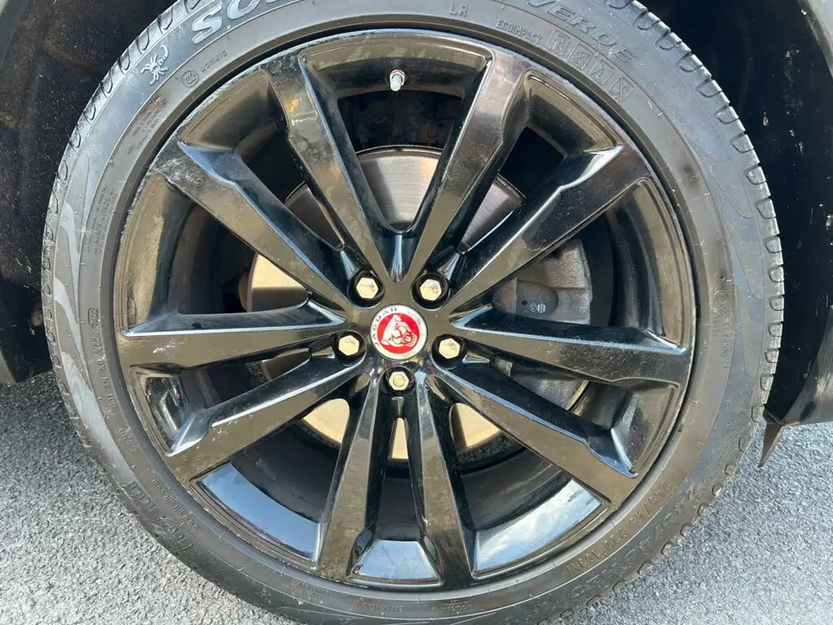 2019-jaguar-e-pace-20-i4-r-dynamic-s-200ps-big-39