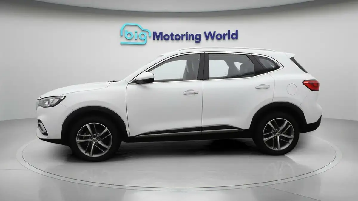 2022-mg-hs-15t-gdi-exclusive-162ps-big-4