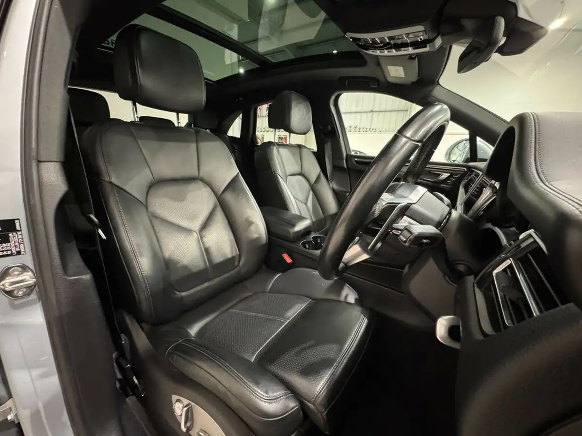 2018-porsche-macan-big-15