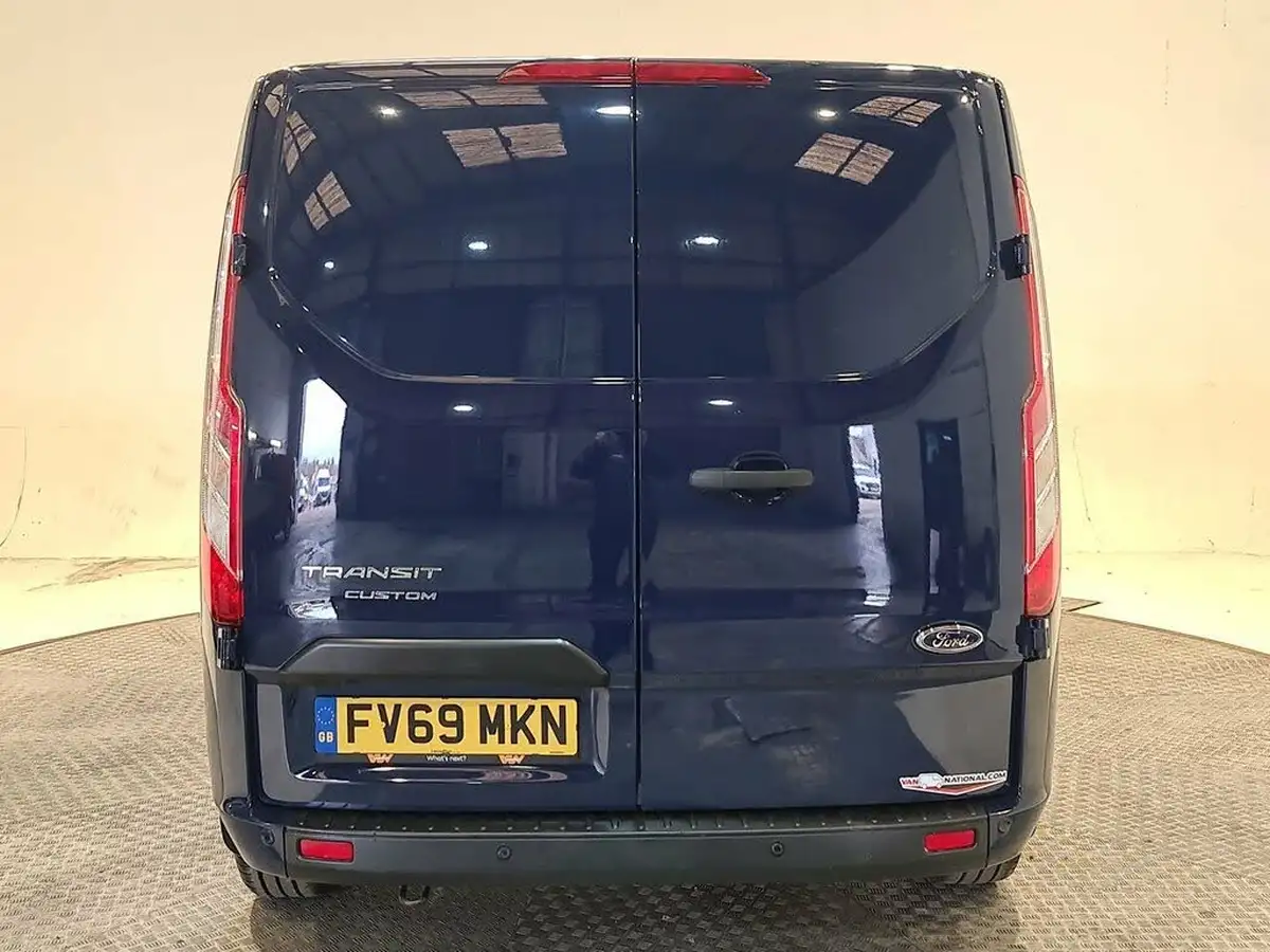 2020-ford-transit-custom-20tdci-320-l1h1-trend-105pseu6dt-panel-van-big-32