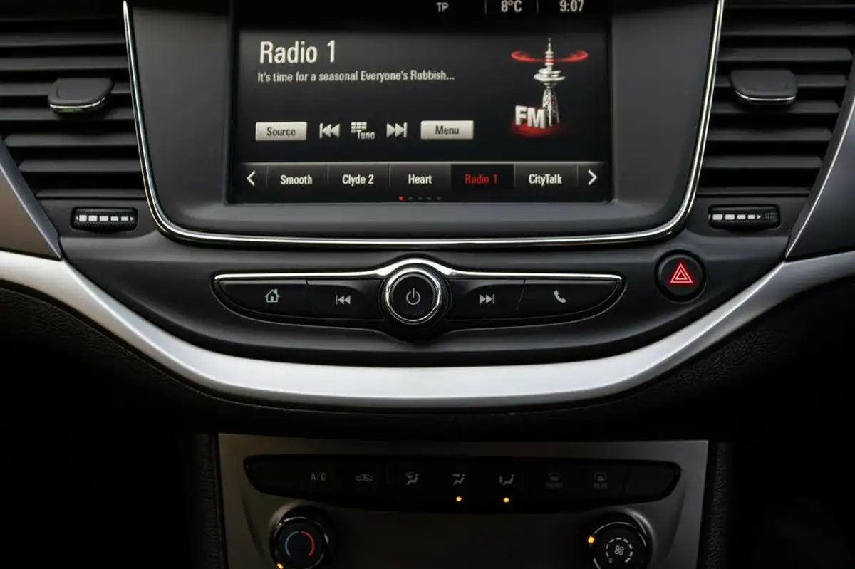 2017-vauxhall-astra-10i-turbo-design-ssecotec-hatchback-big-28