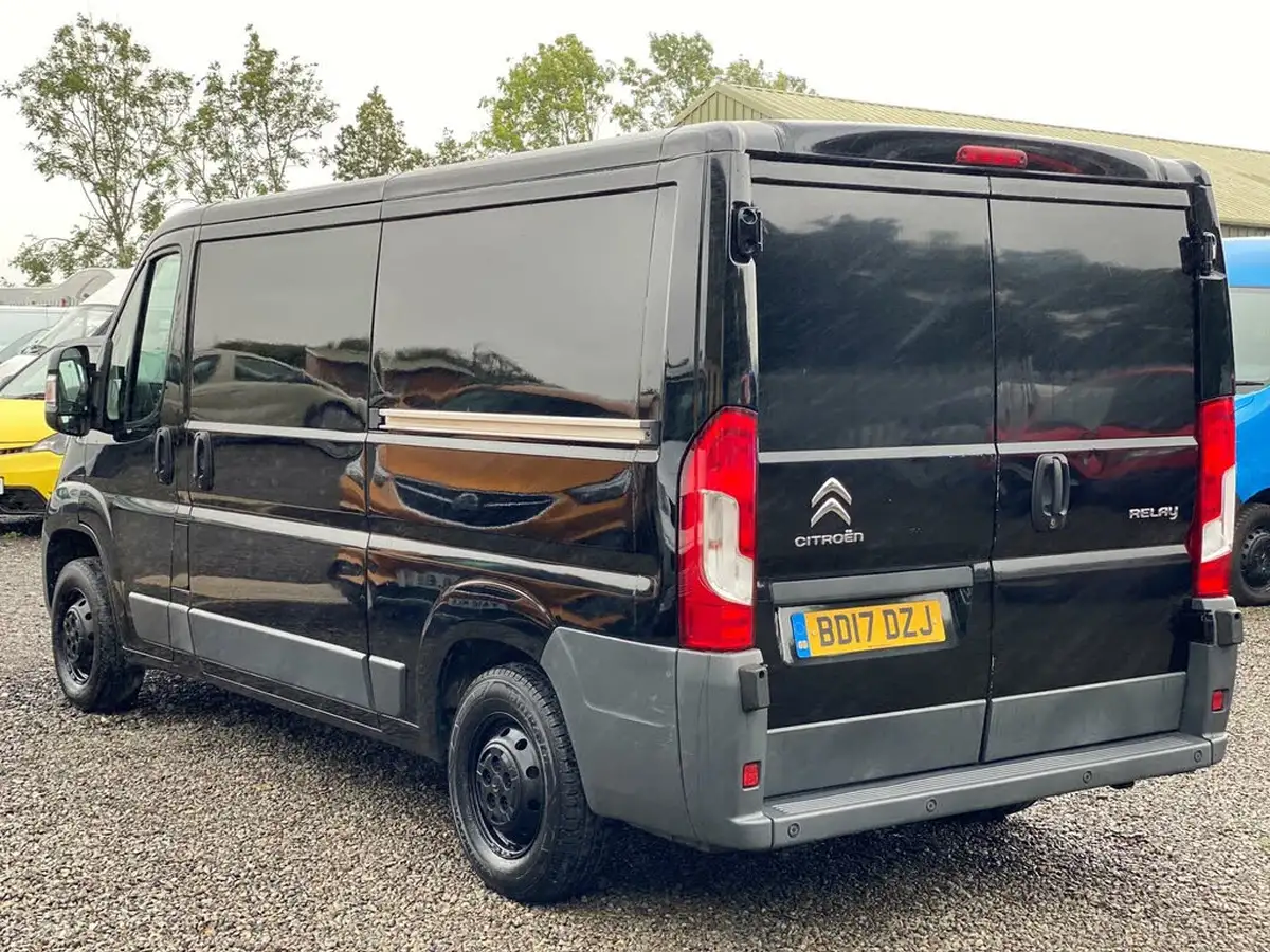 2017-citroen-relay-20bluehdi-35-l2h1-enterprise-big-3