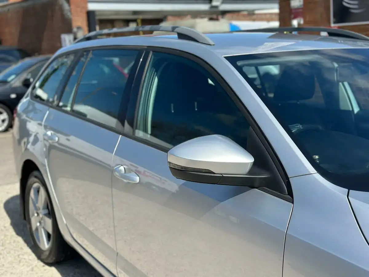2014-skoda-octavia-16tdi-se-estate-big-36