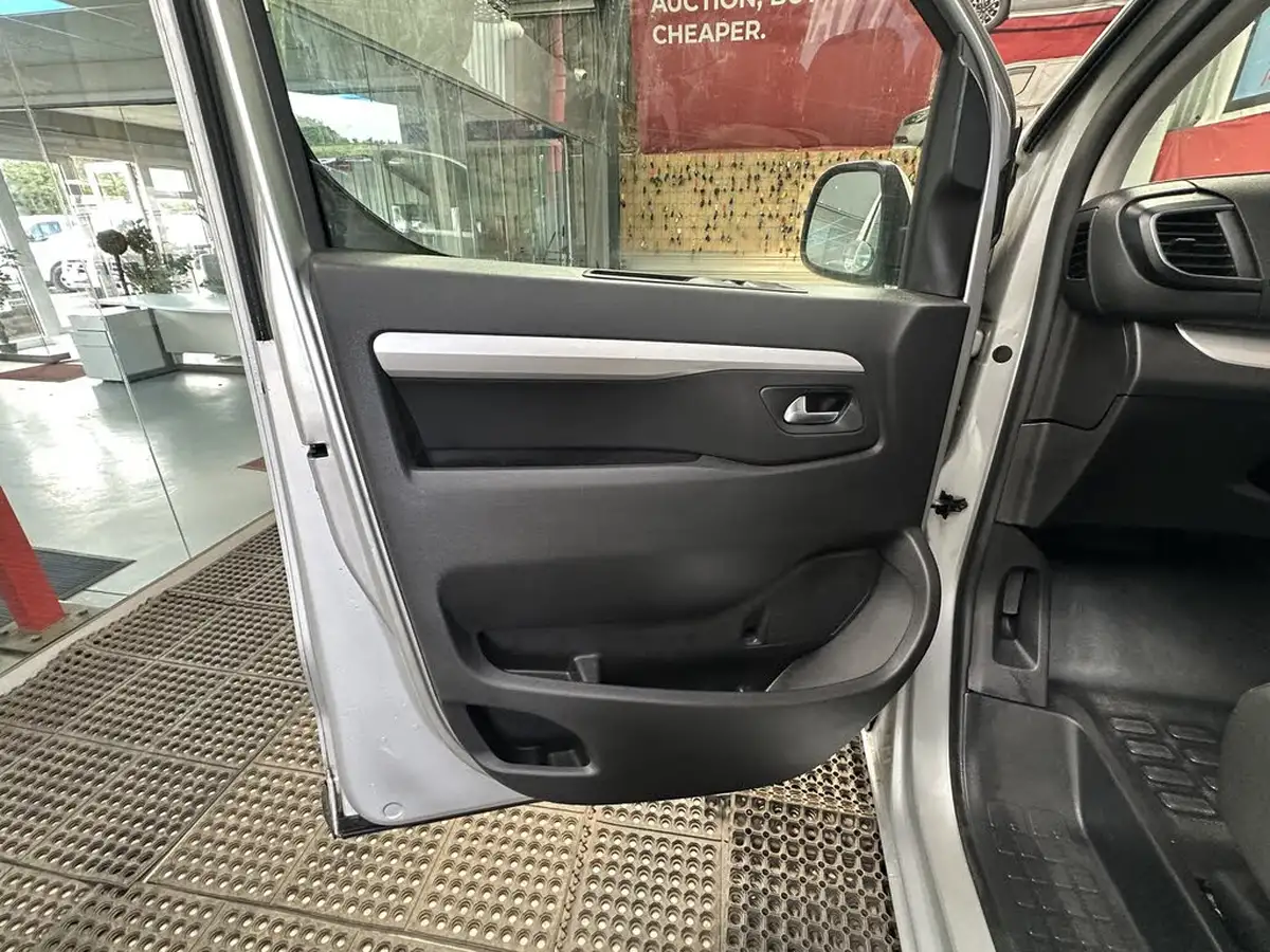 2018-citroen-spacetourer-16bluehdi-business-m-95ps-etg6-big-12