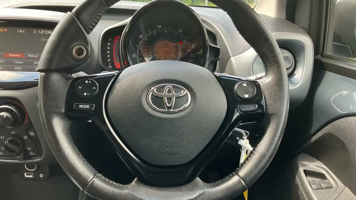 2019-toyota-aygo-10-vvt-i-x-play-tss-x-shift-big-7