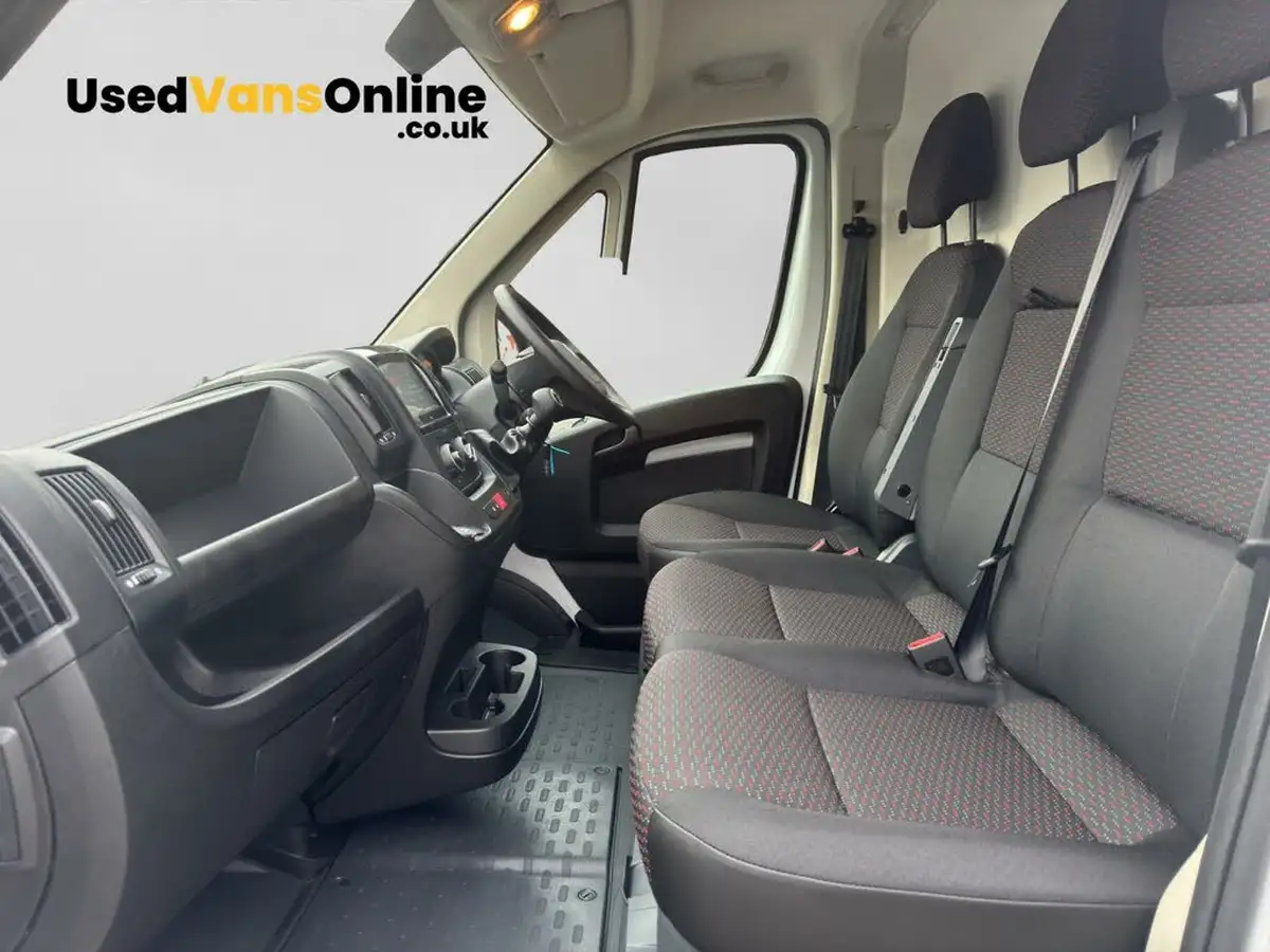 2024-citroen-relay-22bluehdi-35-l3h2-enterprise-edition-panel-big-17
