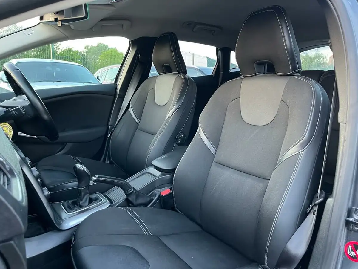 2013-volvo-v40-16td-d2-se-ss-big-16