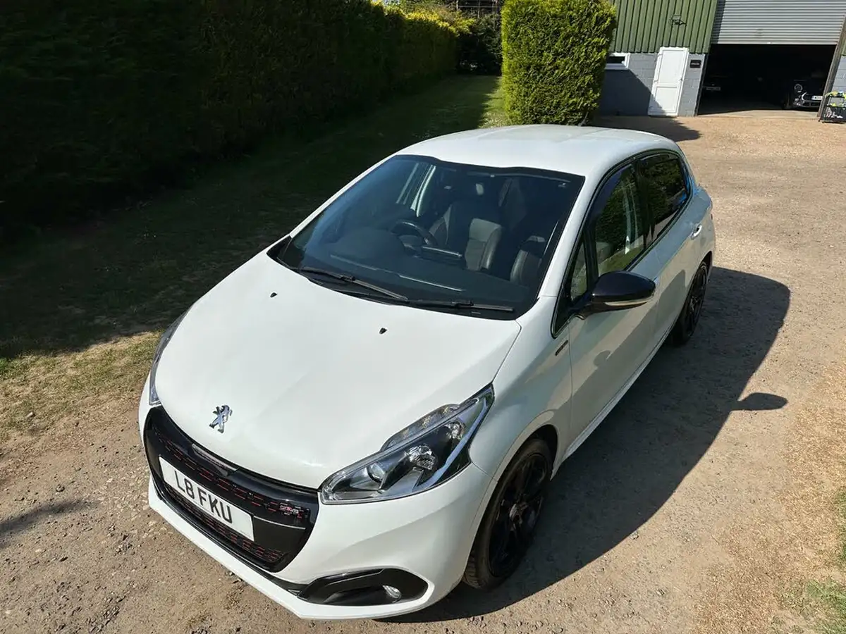 2017-peugeot-208-12-puretech-gt-line-5d-eat6-big-13