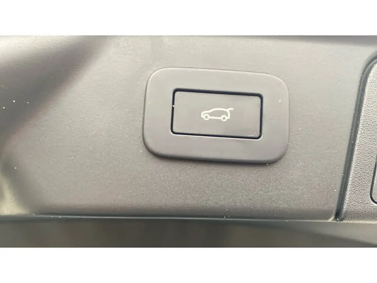 2024-land-rover-range-rover-velar-20-d200-dynamic-hse-big-32