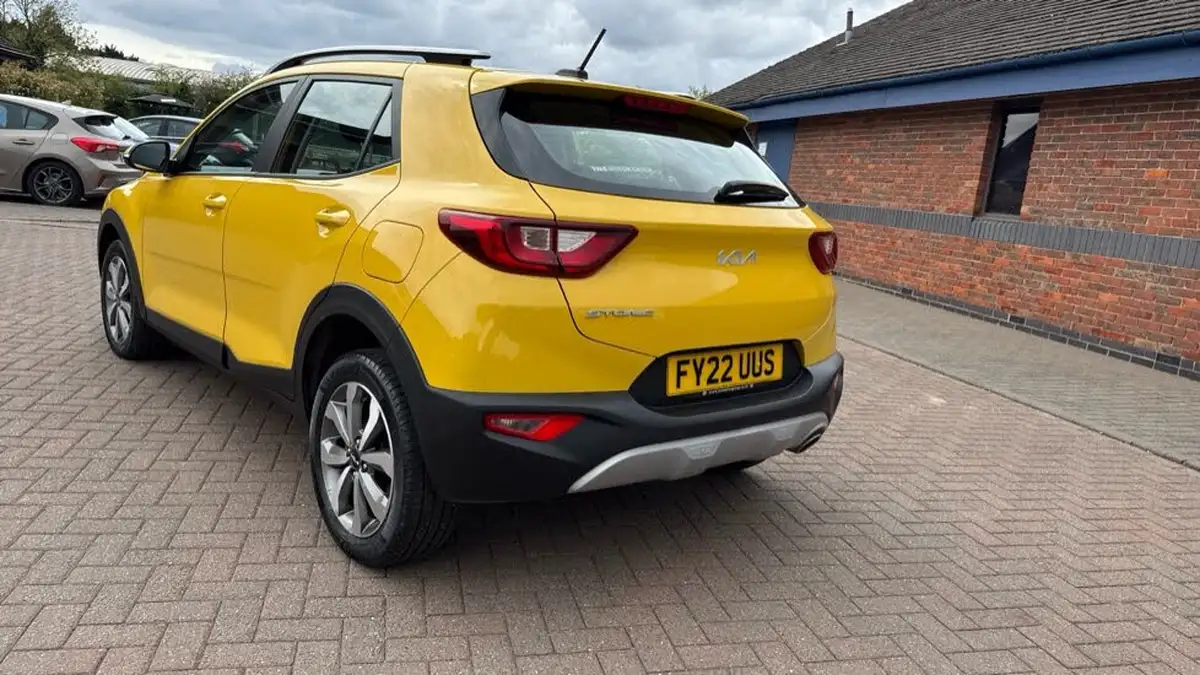 2022-kia-stonic-10-t-gdi-2-big-25