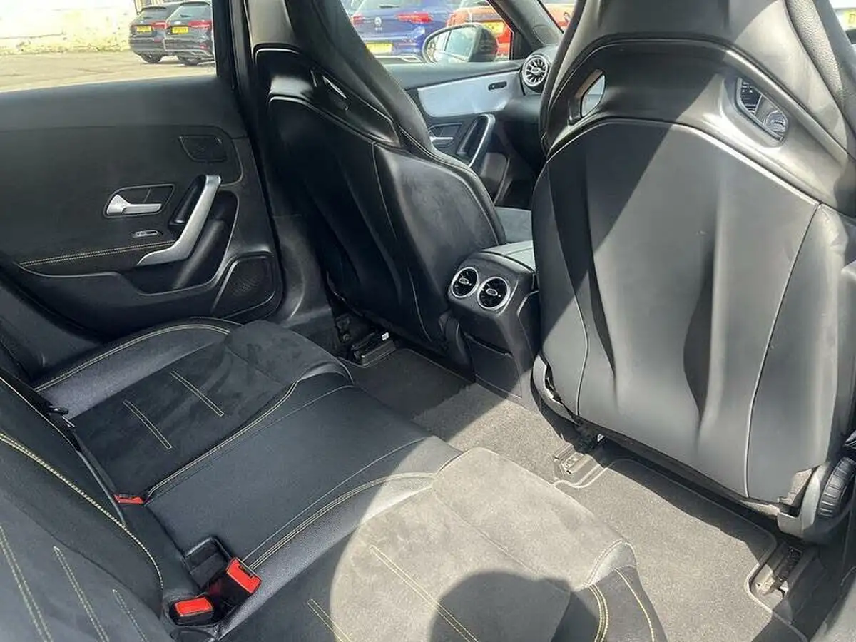 2020-mercedes-benz-a-class-20-a45-s-amg-big-14