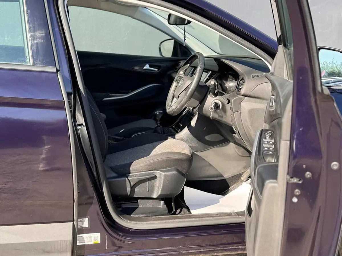 2019-vauxhall-grandland-x-12-se-ss-big-18
