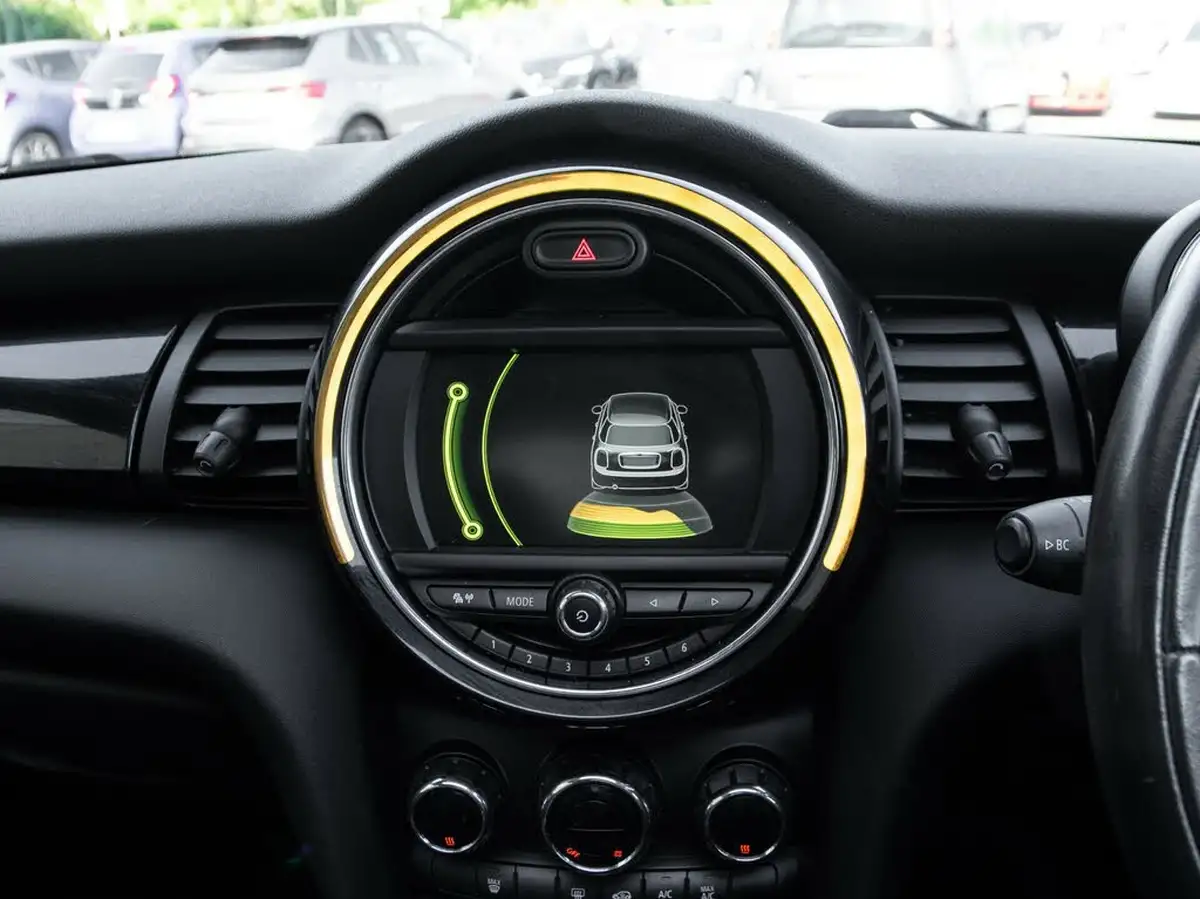 2017-mini-cooper-20-cooper-s-ss-hatchback-5d-big-30