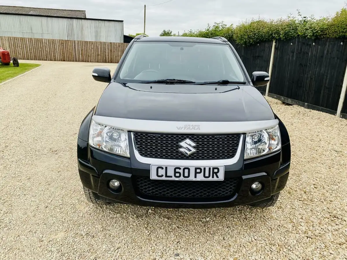 2010-suzuki-grand-vitara-24-sz4-3d-auto-big-2