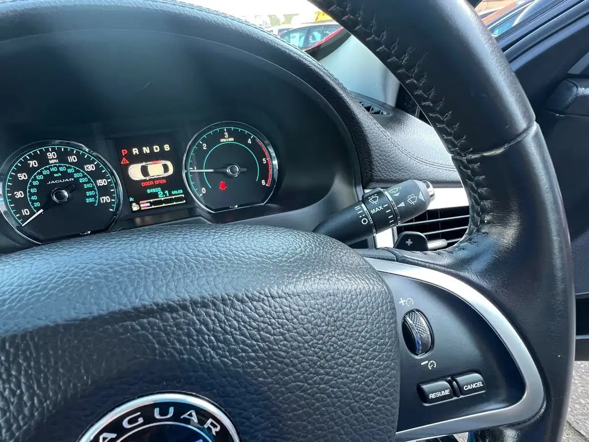 2015-jaguar-xf-22td-luxury-200ps-saloon-4d-big-35
