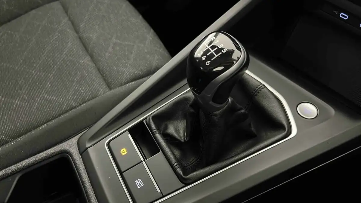 2020-volkswagen-golf-15-tsi-life-150ps-hatchback-big-18