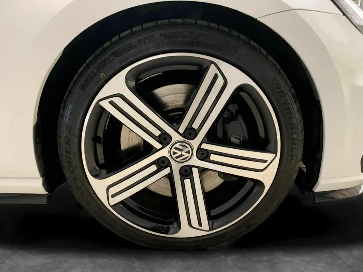 2019-volkswagen-golf-20-tsi-r-300ps-estate-5d-dsg-big-31